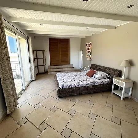 Villa Mas De Claire Garons